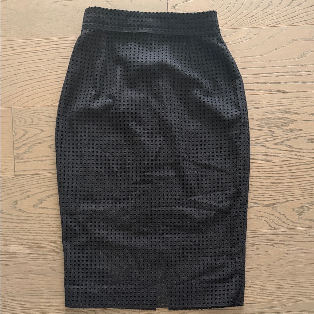 Chic Black Textured Pencil Skirt